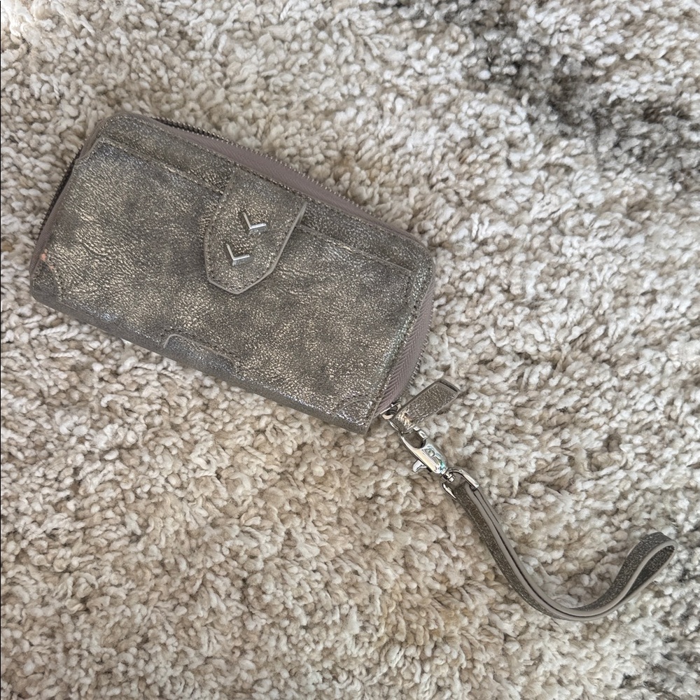 Stella & Dot Shimmering Silver Wallet